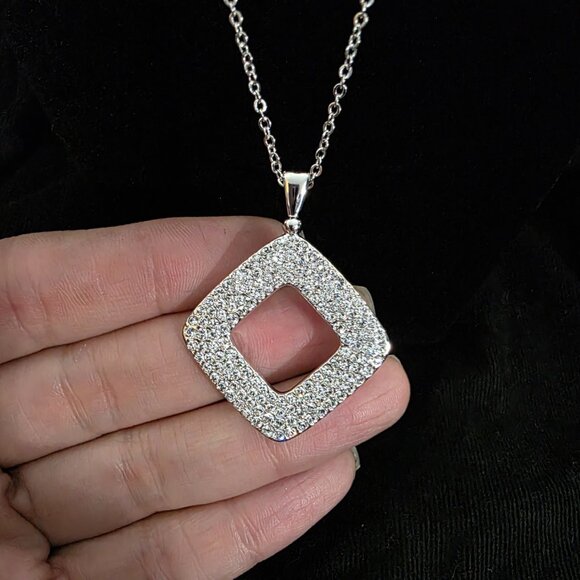 Be There Be Square Pendant with adjustable length chain - Picture 3 of 6